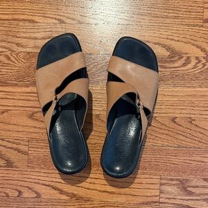 Clarks Tan and Black Slide Sandals